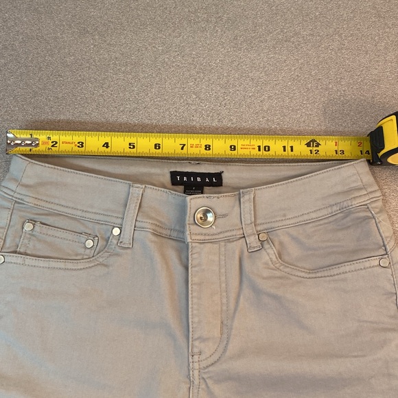 Tribal - NWT favourite stretch Bermuda Shorts. Size 2 - Picture 6 of 11